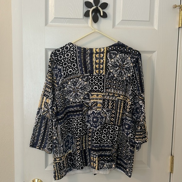 Christopher & Banks 1-button closure 3/4 sleeve Sweater Size Large - Picture 4 of 9